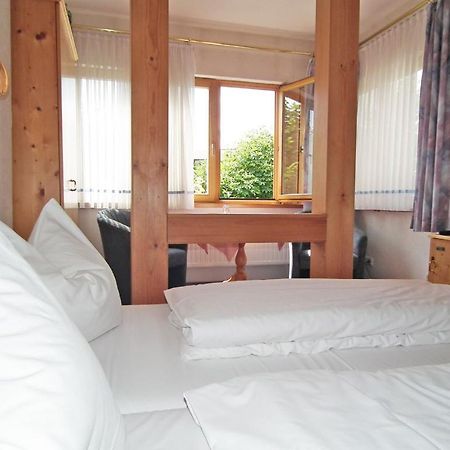Gasthaus & Hotel Zur Linde Friedrichroda Rom bilde