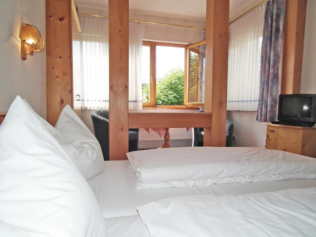 Gasthaus & Hotel Zur Linde Friedrichroda Rom bilde